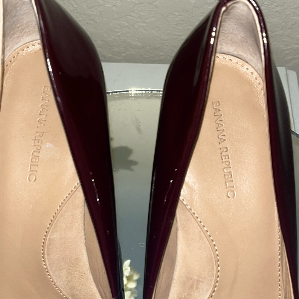 BANANA REPUBLIC MADISON 12-HOUR BLOCK-HEEL PUMP in Bordeaux Red Patent Leather - Picture 5 of 12